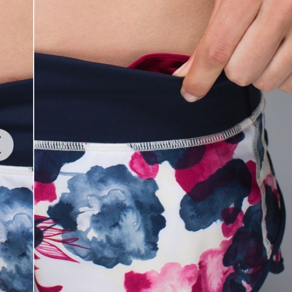 Lululemon Inkwell Floral Ghost Bumble Berry Speed Up Shorts 3” 2014 - Picture 6 of 15